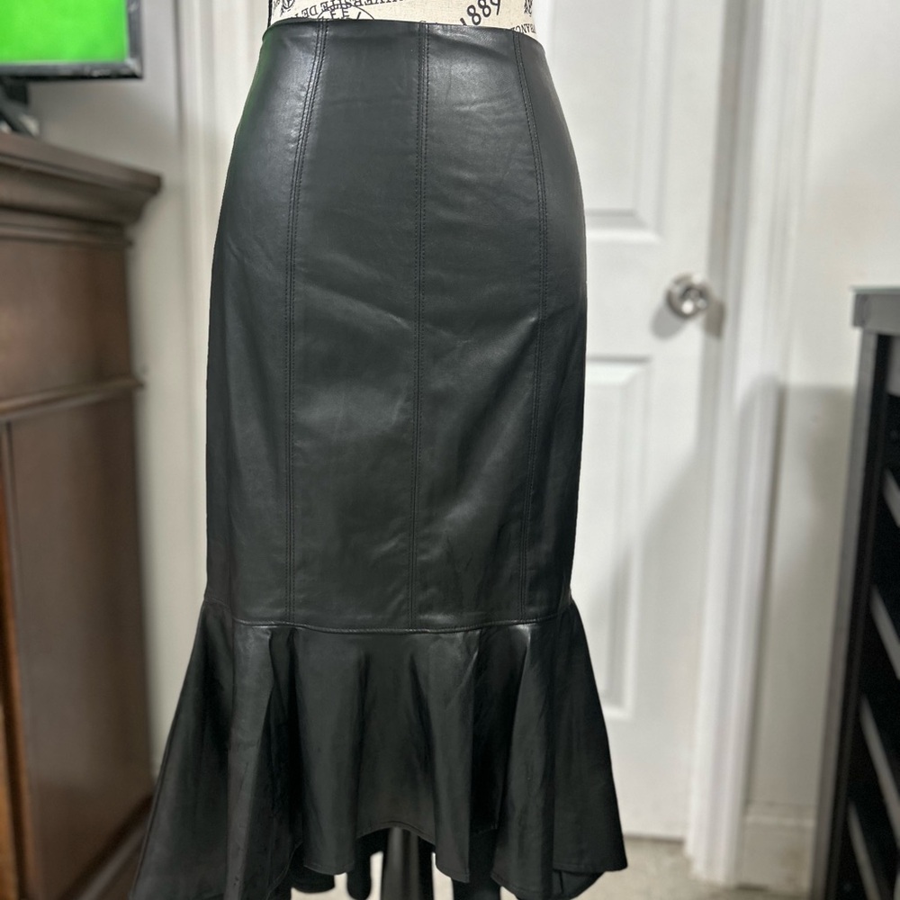 Avenue Black Leather Midi Skirt